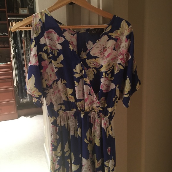 ASTR Floral Romper - Picture 4 of 5